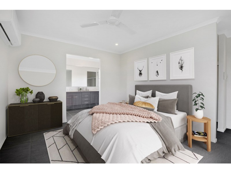 33 Dickens Avenue, Ooralea QLD 4740