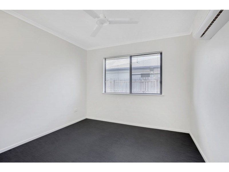 33 Dickens Avenue, Ooralea QLD 4740