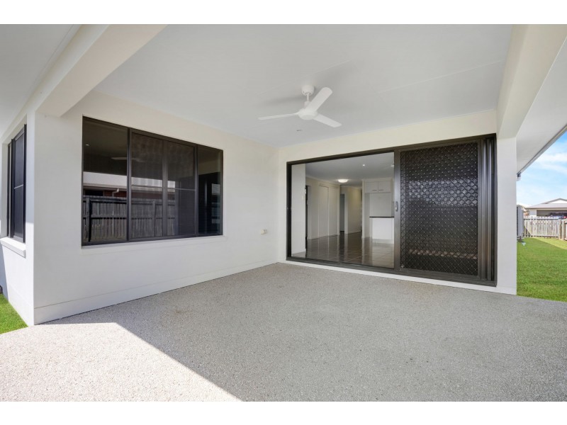 33 Dickens Avenue, Ooralea QLD 4740