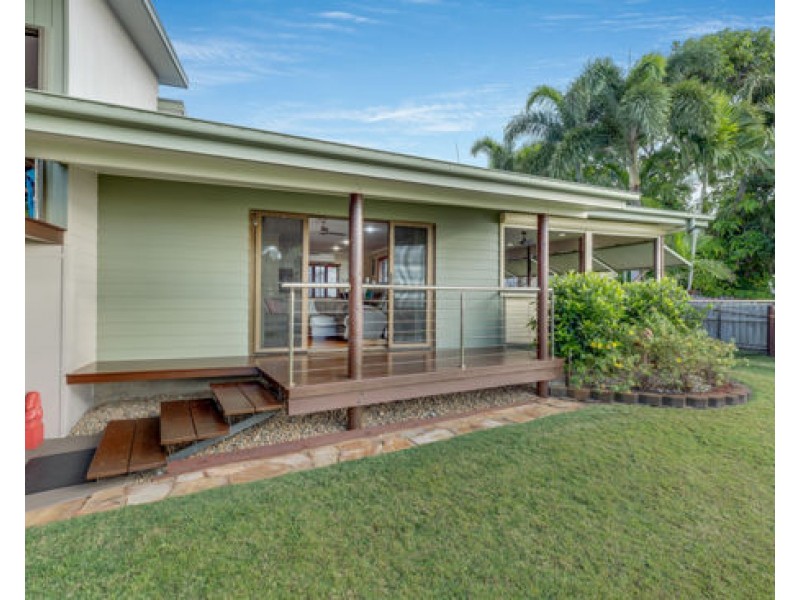 15 Swan Street, Slade Point QLD 4740