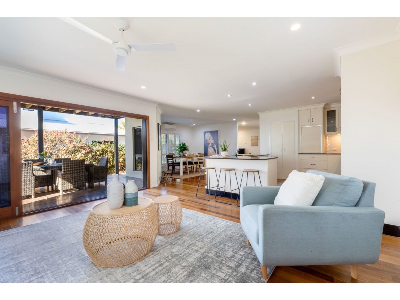 17 Turtle Place, Blacks Beach QLD 4740