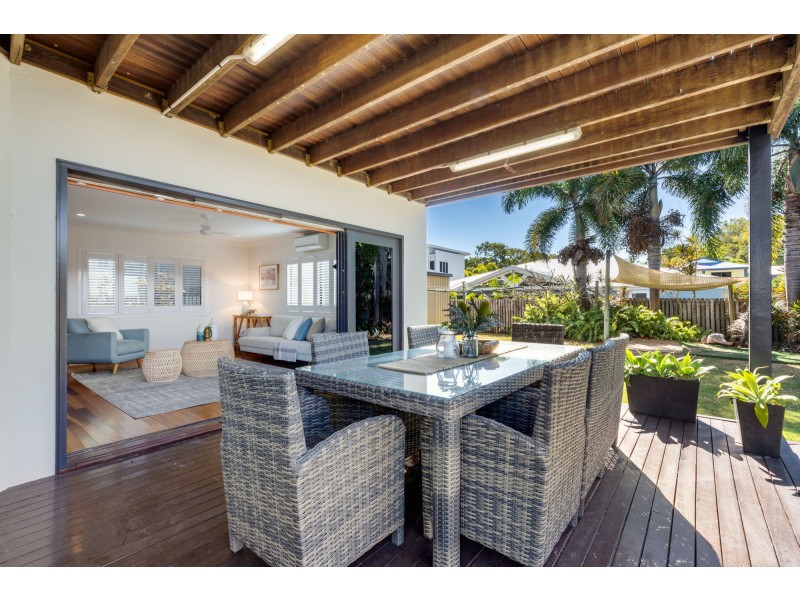 17 Turtle Place, Blacks Beach QLD 4740