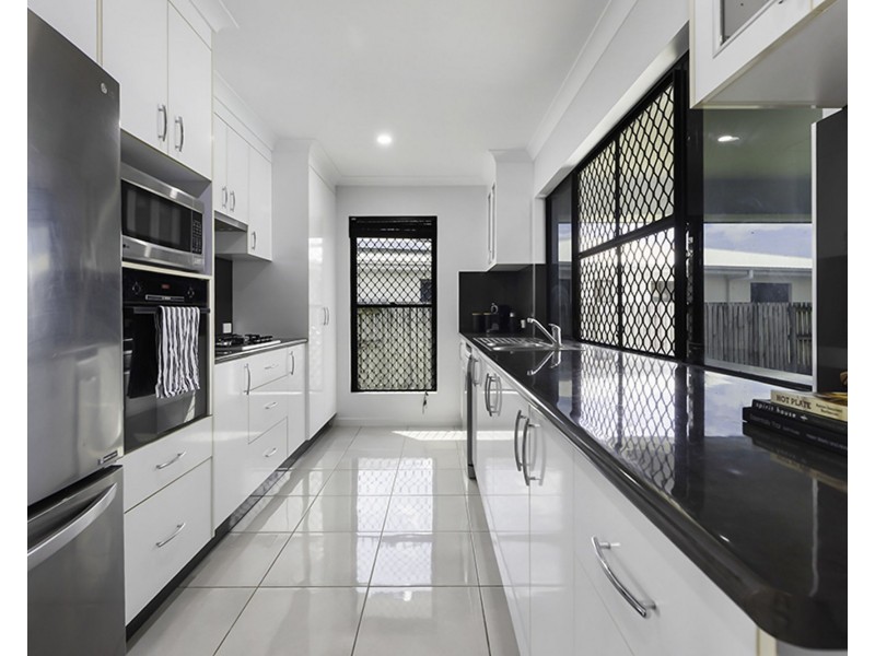 5 Bellavista Circuit, Beaconsfield QLD 4740