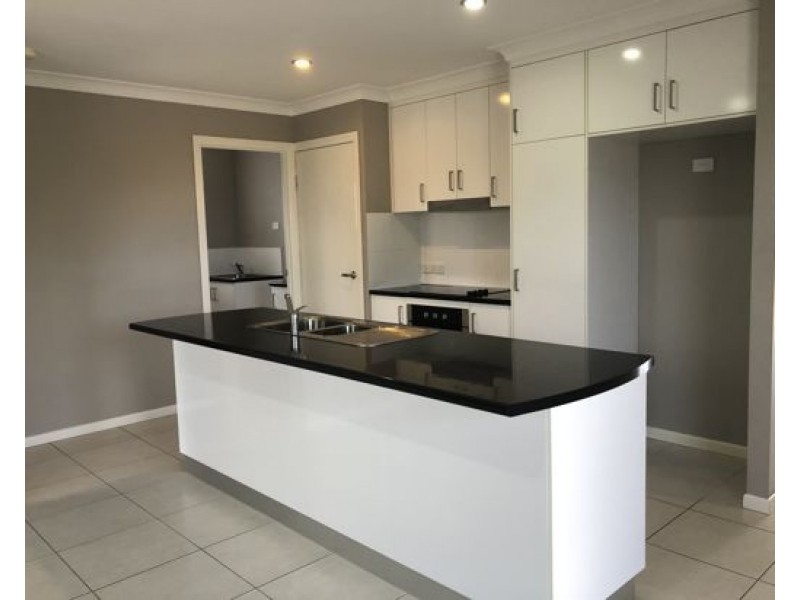 52 Maranark Avenue, Mount Pleasant QLD 4740