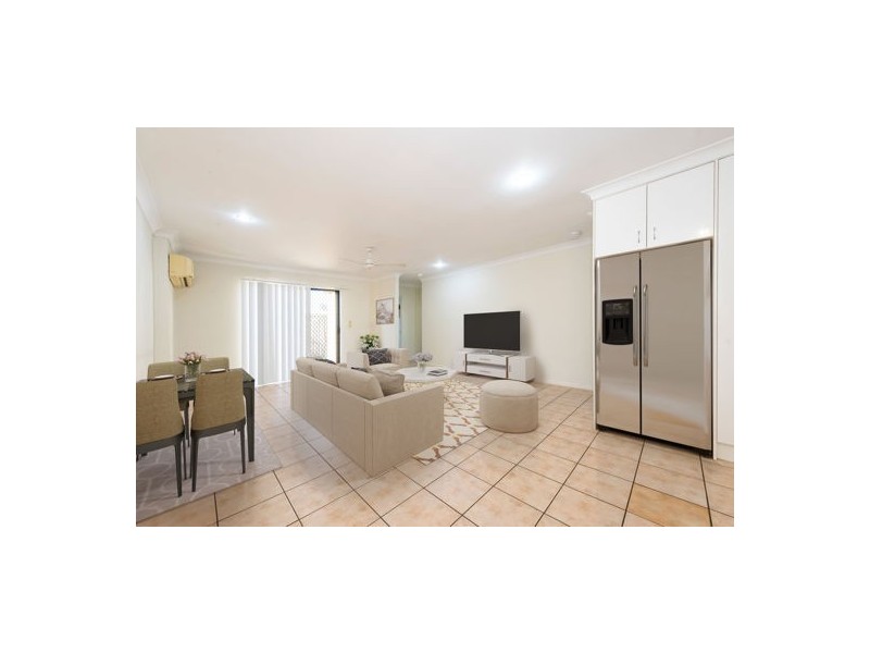 2/10 Ribbon Court, Glenella QLD 4740