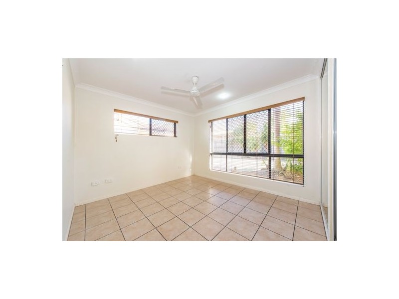 2/10 Ribbon Court, Glenella QLD 4740