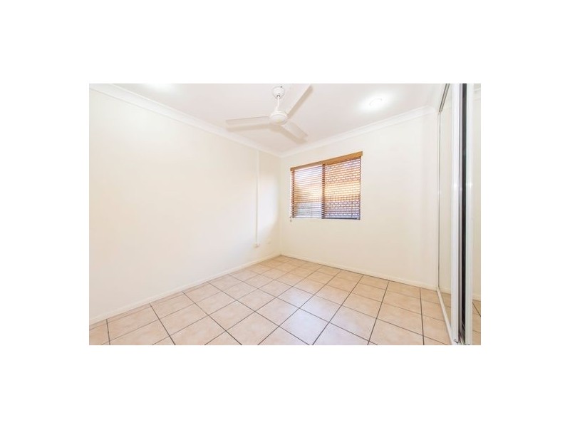 2/10 Ribbon Court, Glenella QLD 4740