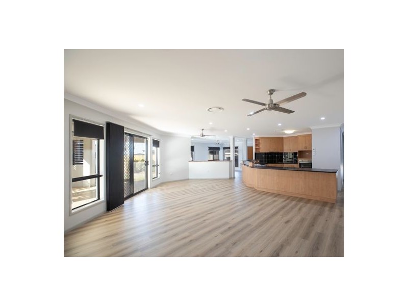 5 Carlow Close, Rural View QLD 4740
