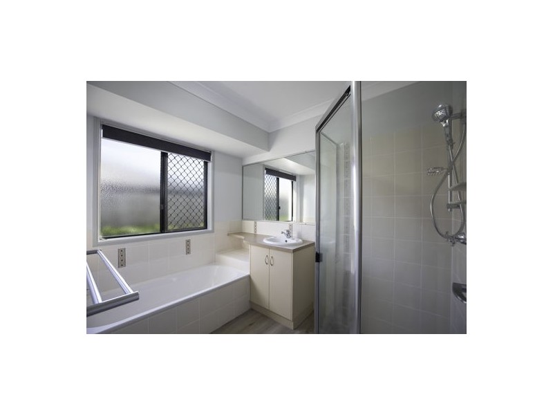 5 Carlow Close, Rural View QLD 4740