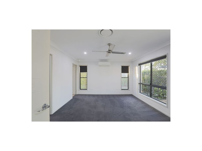 5 Carlow Close, Rural View QLD 4740
