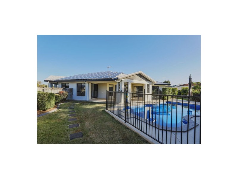 5 Carlow Close, Rural View QLD 4740