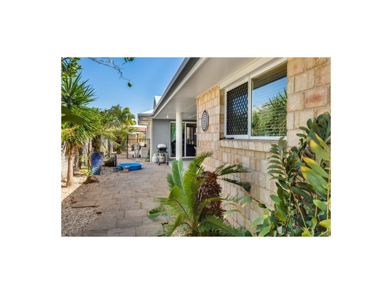 5 Mermaid Drive, Shoal Point QLD 4750
