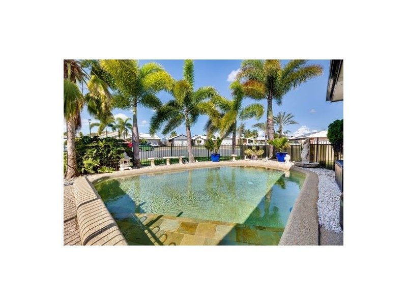 63 Bradman Drive, Glenella QLD 4740