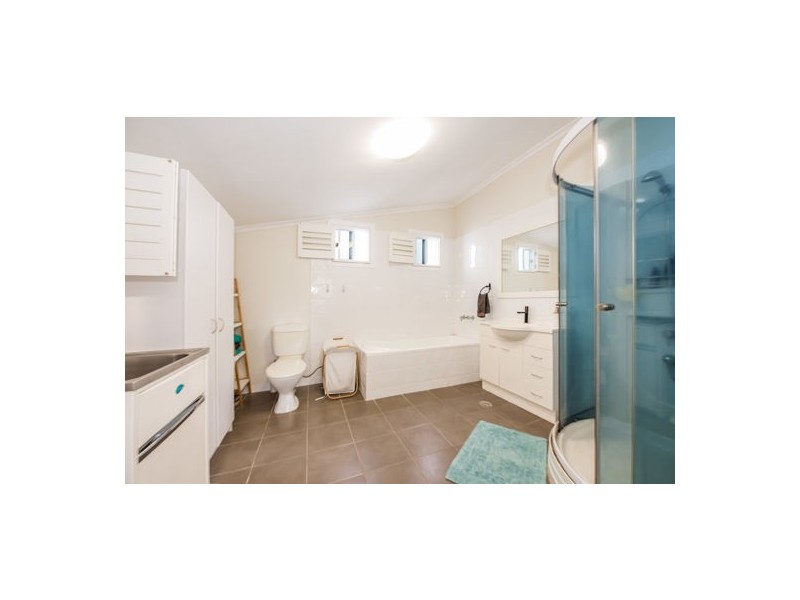 1 Vine Street, North Mackay QLD 4740