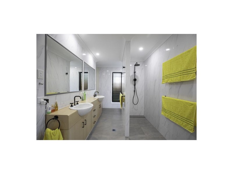 2 Gracie Court, Walkerston QLD 4751