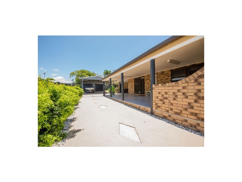 33 Celeber Drive, Beaconsfield QLD 4740