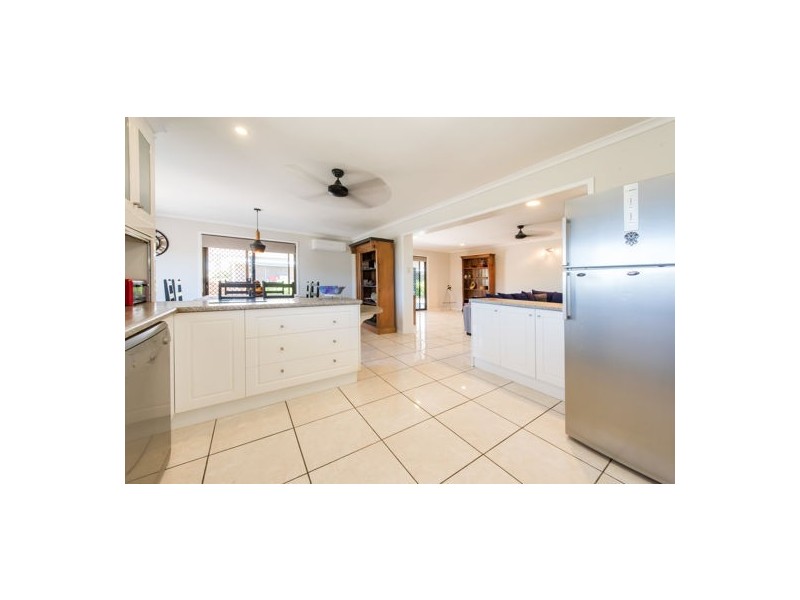 33 Celeber Drive, Beaconsfield QLD 4740