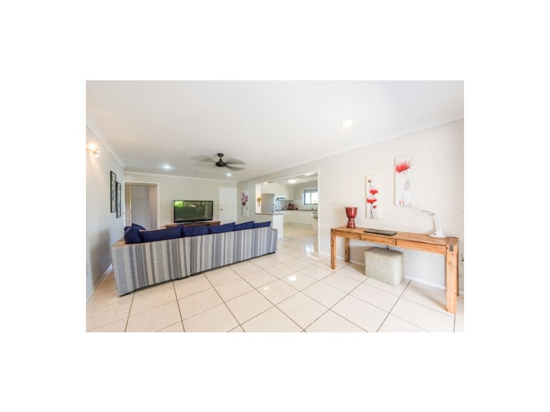 33 Celeber Drive, Beaconsfield QLD 4740