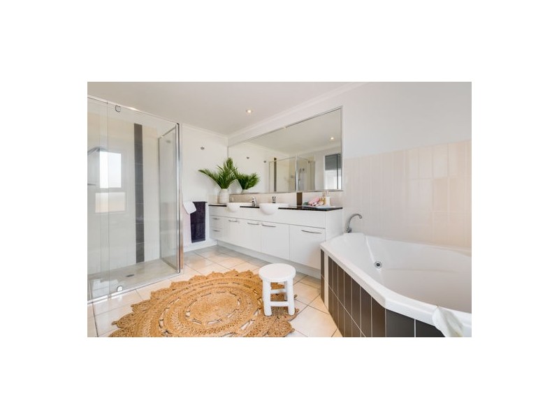 3/8 Southern Breakwater Access, Mackay Harbour QLD 4740