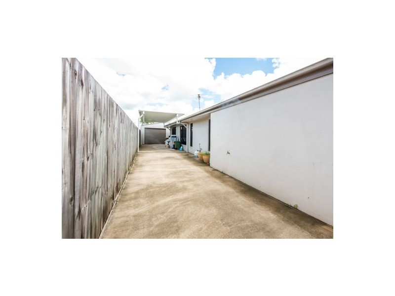 66 Gingham Street, Glenella QLD 4740