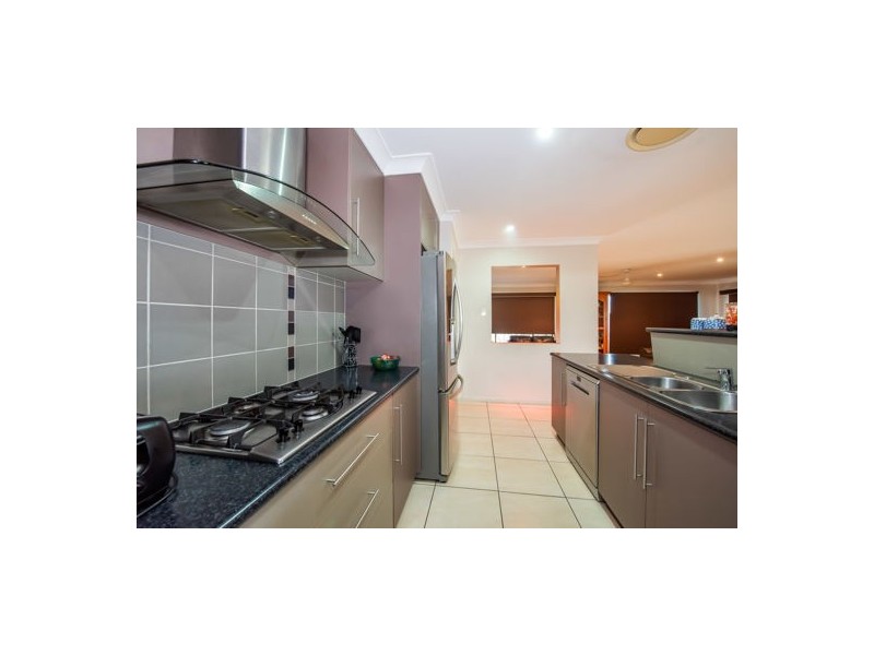 66 Gingham Street, Glenella QLD 4740