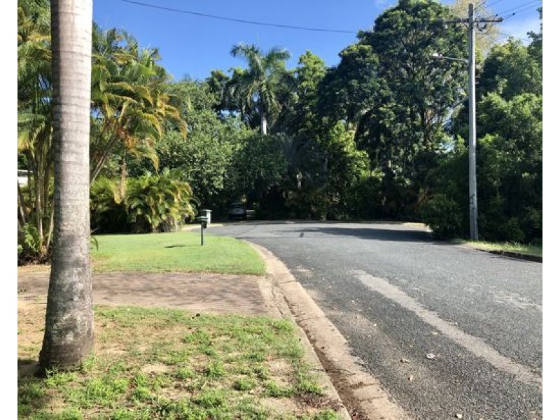 11 Cook Street, Bucasia QLD 4750