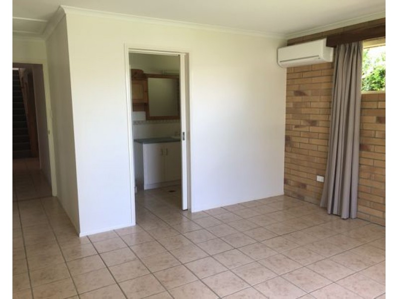 27 Theodore Crescent, Rural View QLD 4740