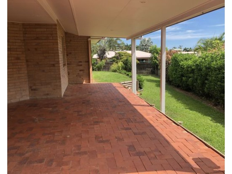 27 Theodore Crescent, Rural View QLD 4740