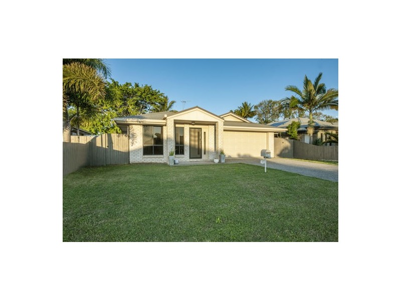 32 Schooner Avenue, Bucasia QLD 4750