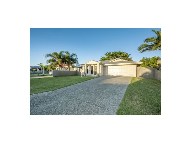 32 Schooner Avenue, Bucasia QLD 4750