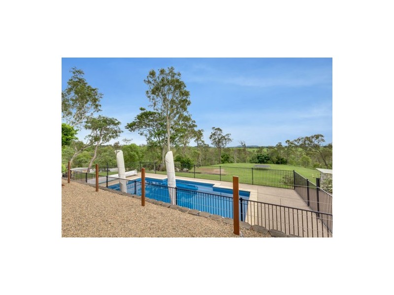 15 Rollinson Drive, Victoria Plains QLD 4751