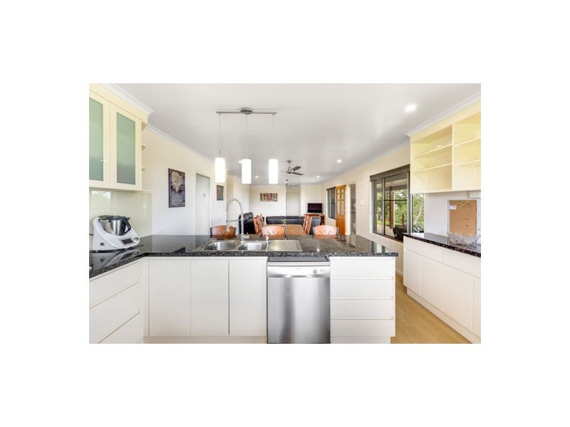 15 Rollinson Drive, Victoria Plains QLD 4751