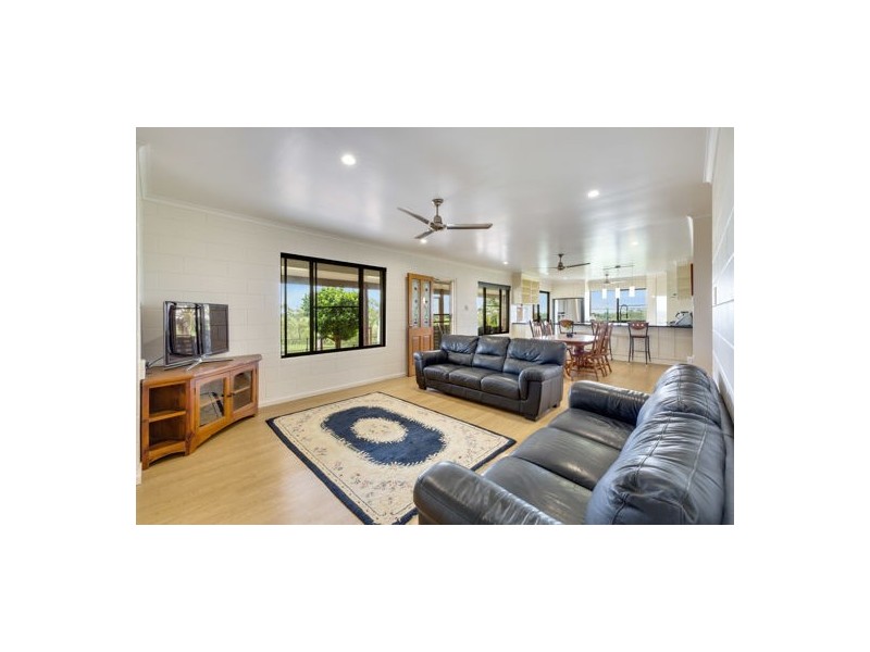 15 Rollinson Drive, Victoria Plains QLD 4751