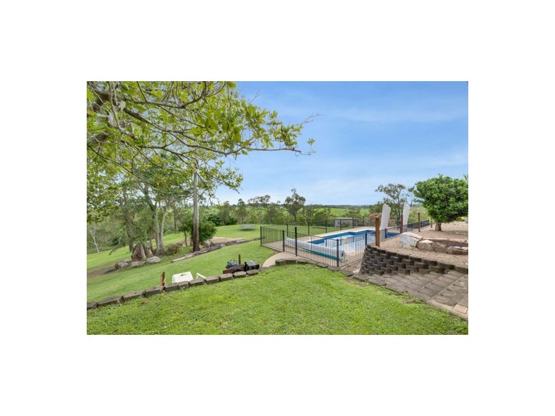 15 Rollinson Drive, Victoria Plains QLD 4751