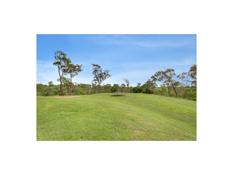 15 Rollinson Drive, Victoria Plains QLD 4751