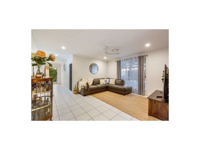 8 Collins Court, Eimeo QLD 4740