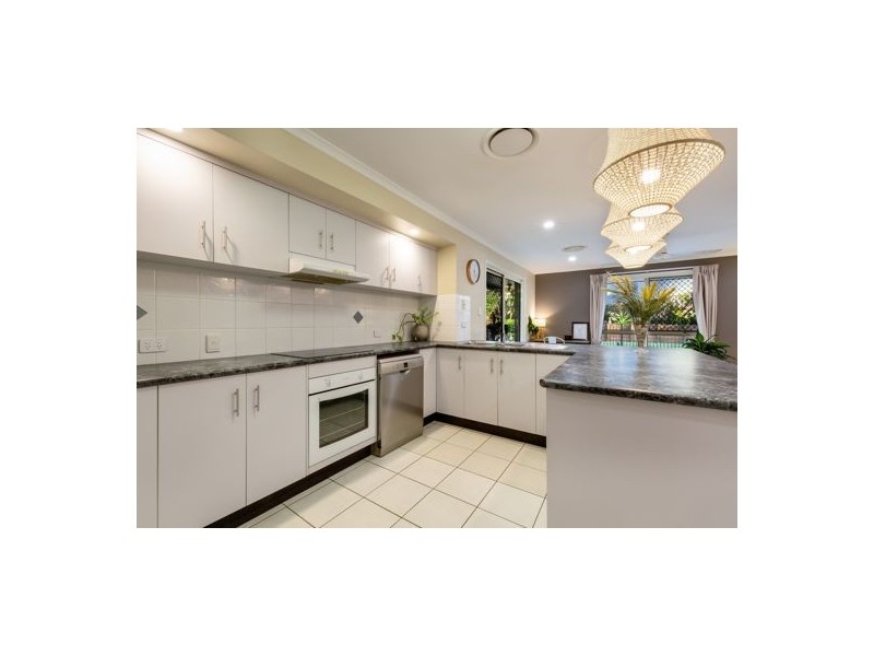 8 Collins Court, Eimeo QLD 4740