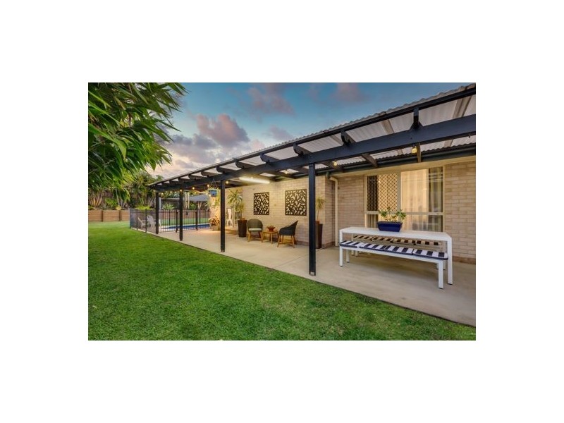 8 Collins Court, Eimeo QLD 4740
