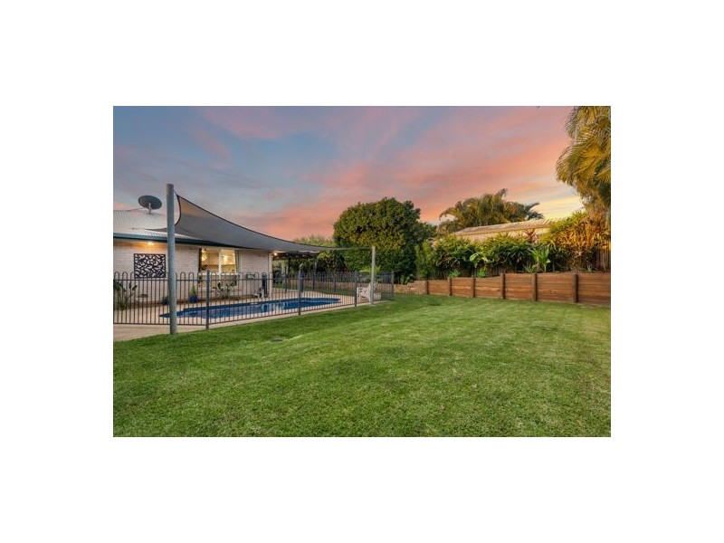 8 Collins Court, Eimeo QLD 4740