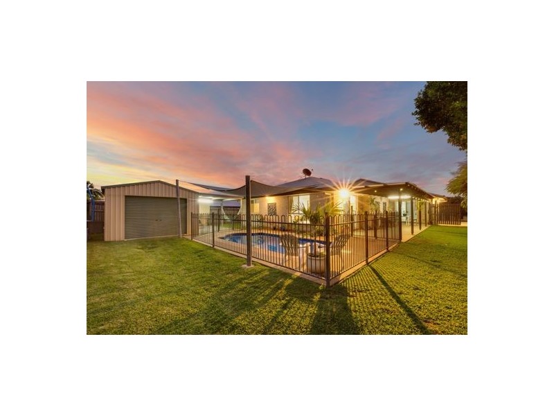8 Collins Court, Eimeo QLD 4740