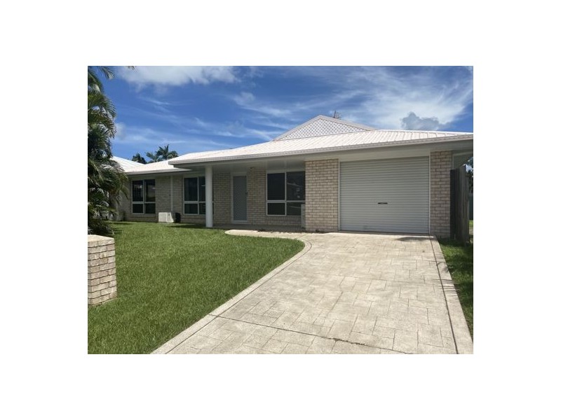 6 Pandanus Street, Beaconsfield QLD 4740