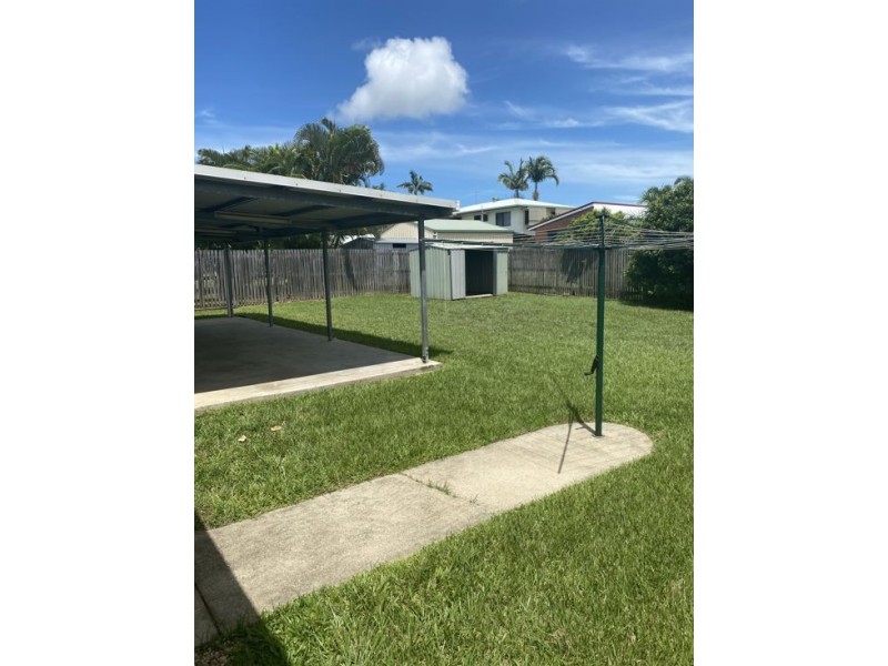 6 Pandanus Street, Beaconsfield QLD 4740