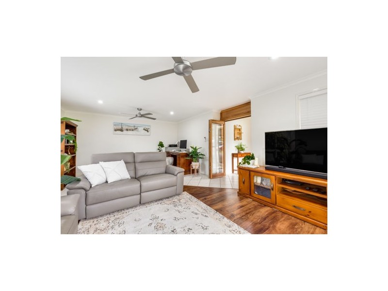 24 Elizabeth Drive, Bucasia QLD 4750