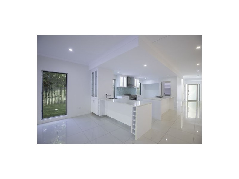 9 Seaside Place, Blacks Beach QLD 4740