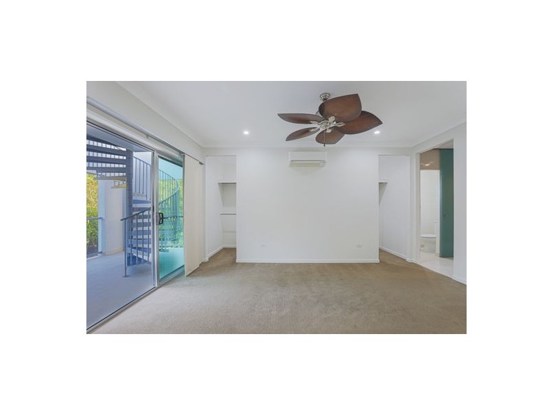 9 Seaside Place, Blacks Beach QLD 4740