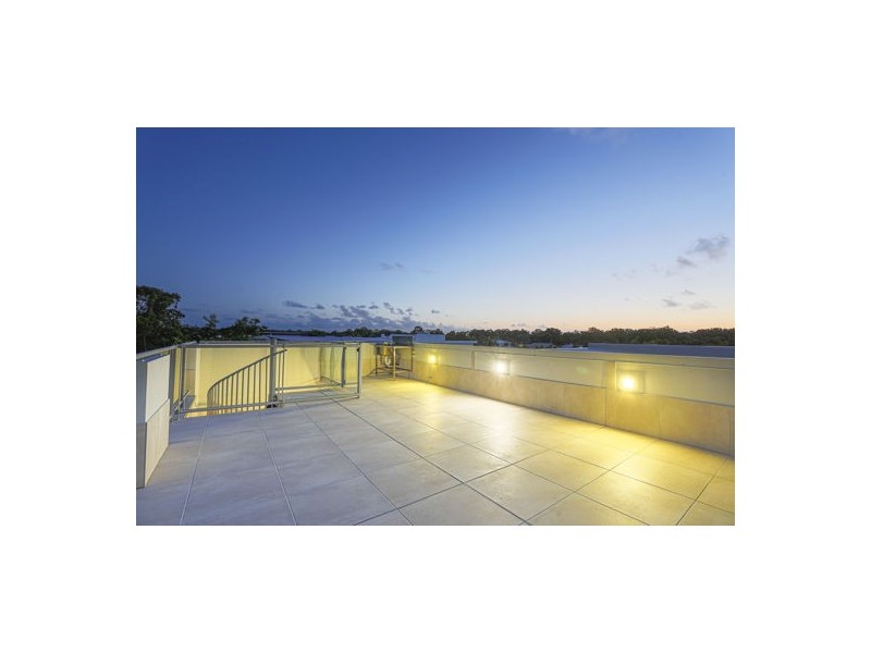 9 Seaside Place, Blacks Beach QLD 4740