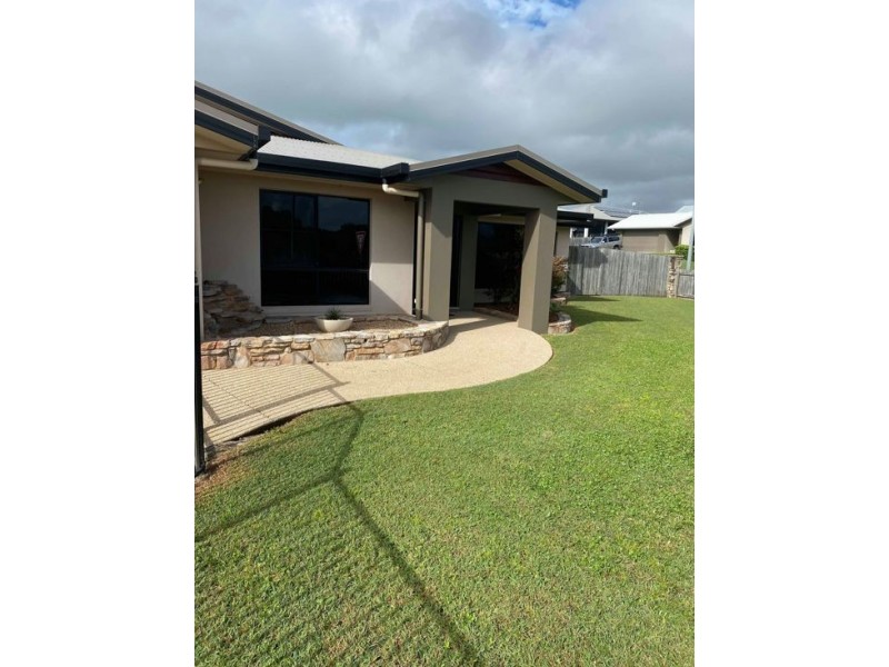 1 Hawkins Street, Bucasia QLD 4750