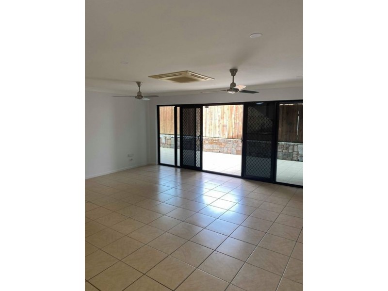 1 Hawkins Street, Bucasia QLD 4750