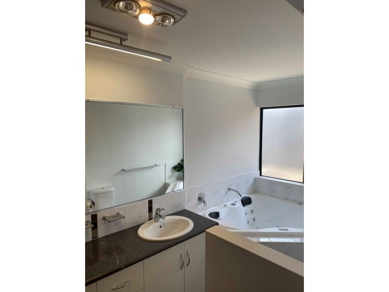 1 Hawkins Street, Bucasia QLD 4750