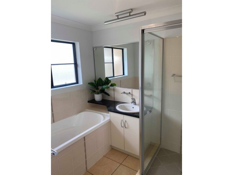 1 Hawkins Street, Bucasia QLD 4750